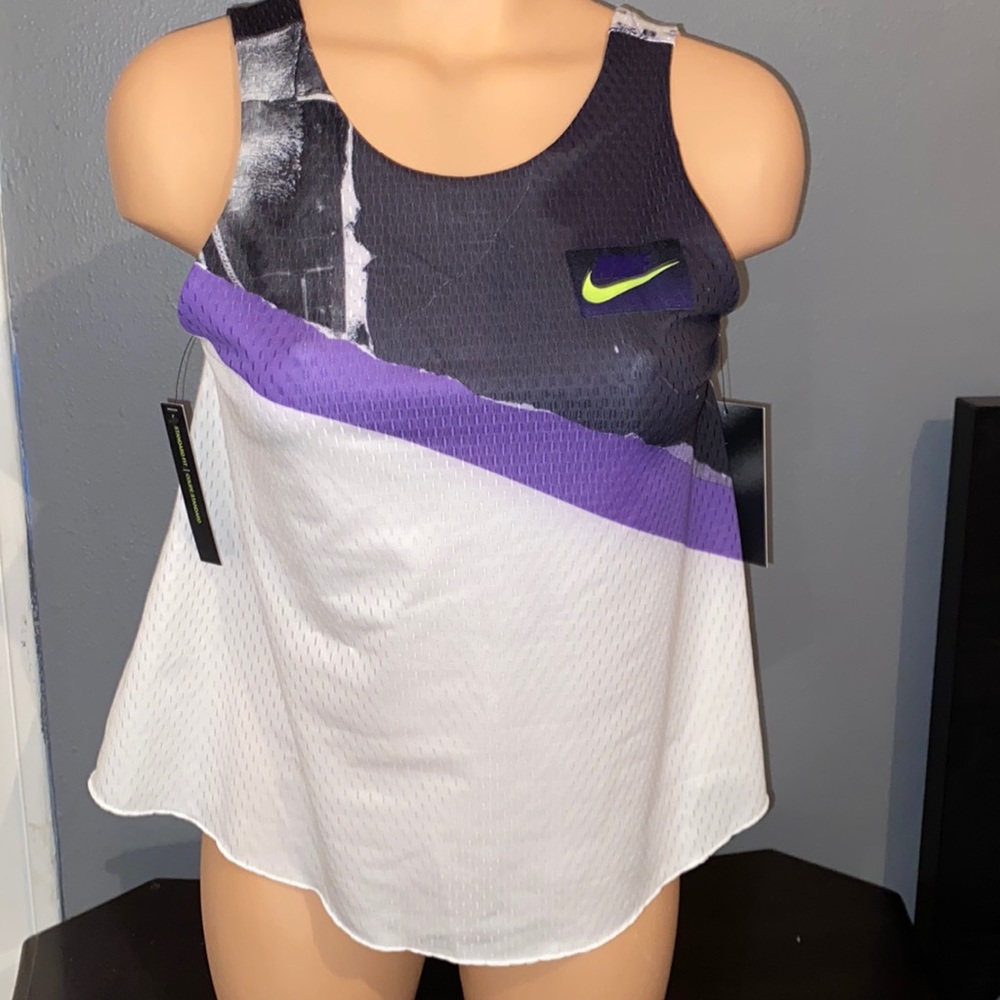 Nike womens tank top workout shirt!